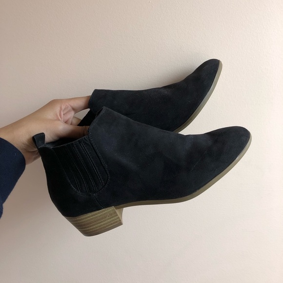 a new day Shoes - low black chelsea booties